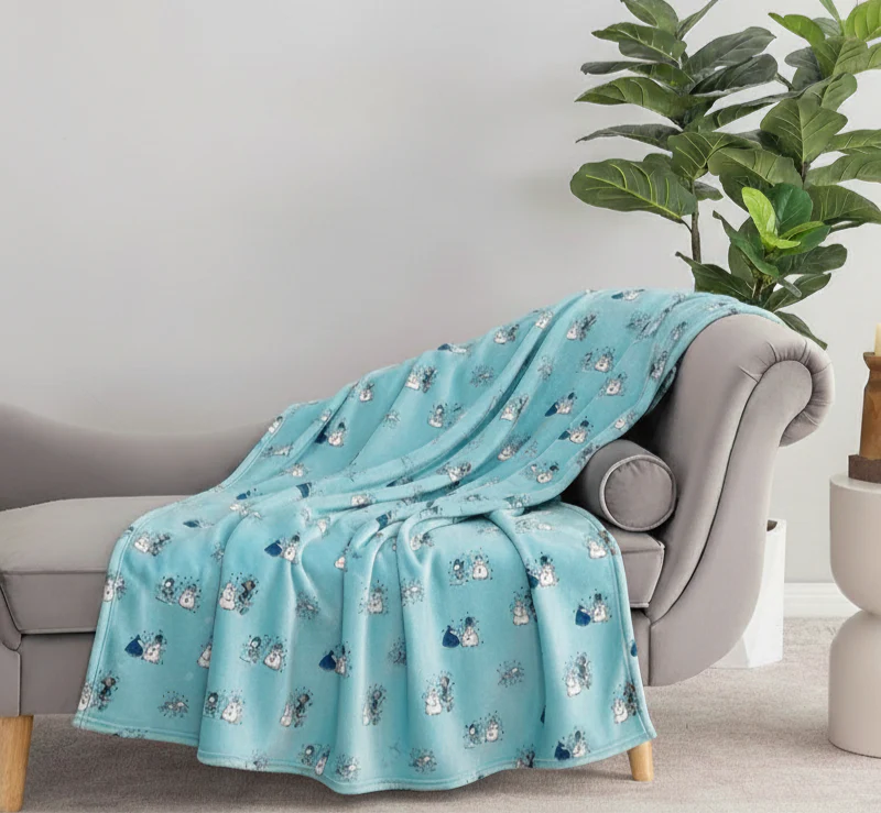 Peanuts Holiday Plush Throw Blanket