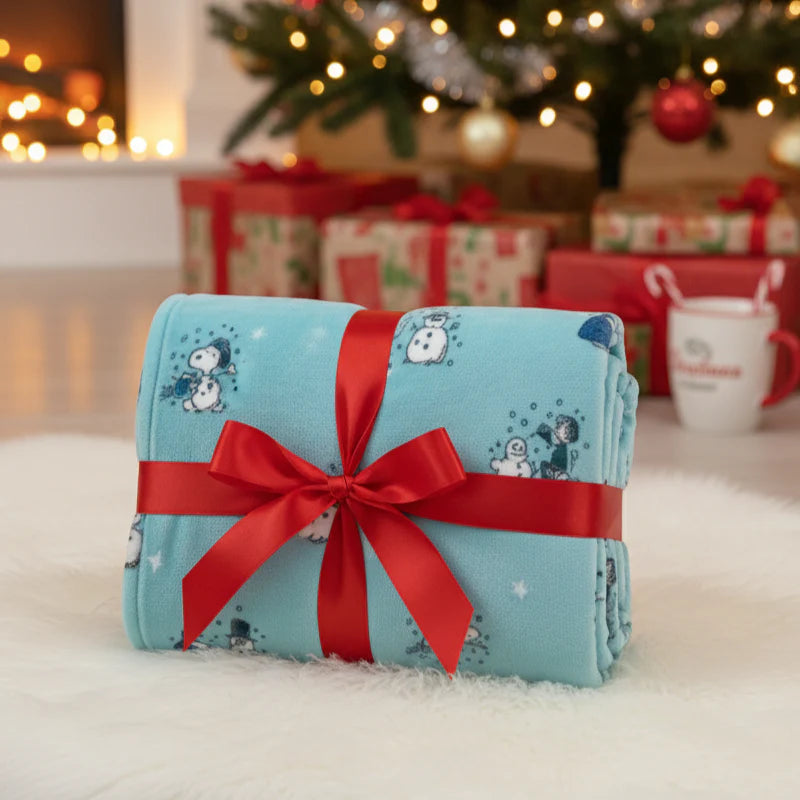 Peanuts Holiday Plush Throw Blanket
